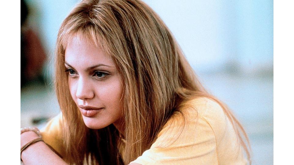 Яркое Прохождение Анджелины Джоли По Подиуму – Джиа (1998)
