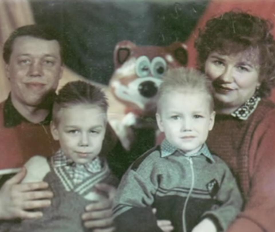 Алексей воробьев с мамой фото